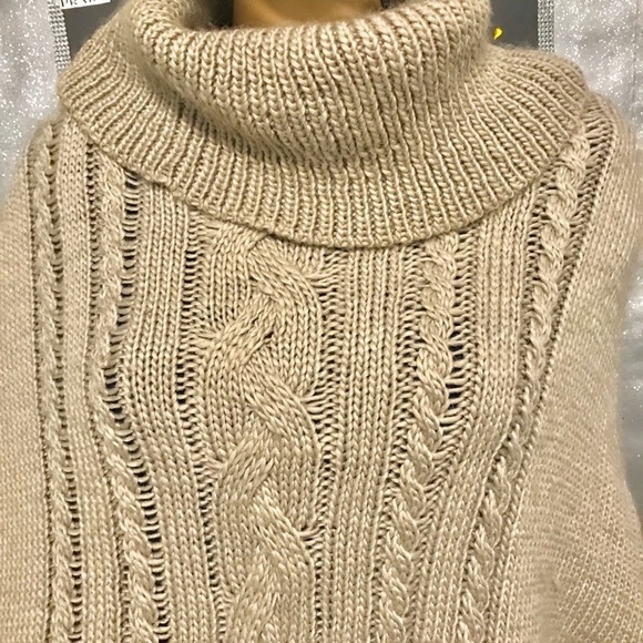 Torrid poncho - Picture 6 of 8